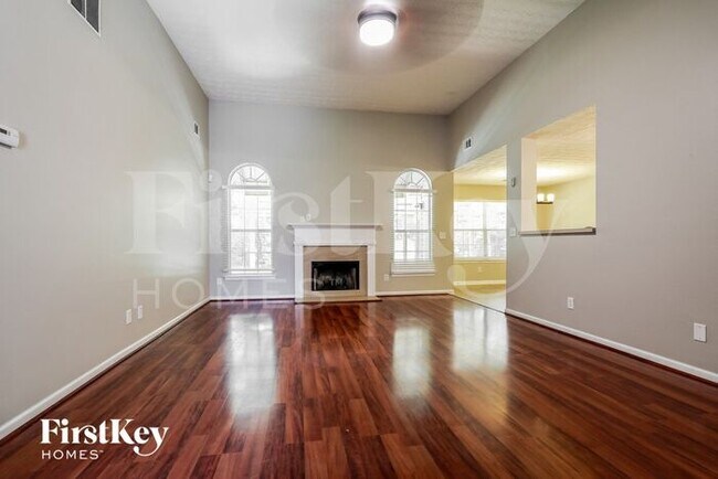 Foto del edificio - 516 Stonecrest Pl
