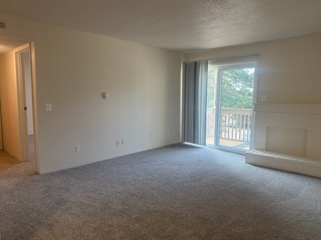 Foto del edificio - Woodbridge Manor Apartments