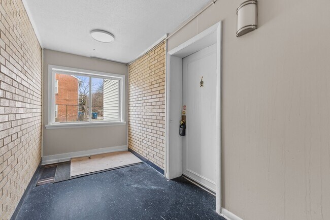 Foto del edificio - 5936 Radnor Rd