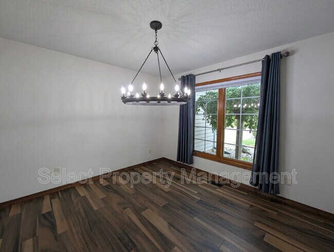 Building Photo - 2803 Walnut Run