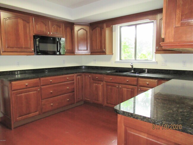 Foto del edificio - 300 River Bluff Dr