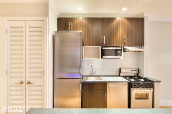 Foto del edificio - 515 West 47th Street