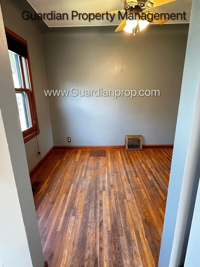 Building Photo - South Minneapolis Single Family Home, Fenc...