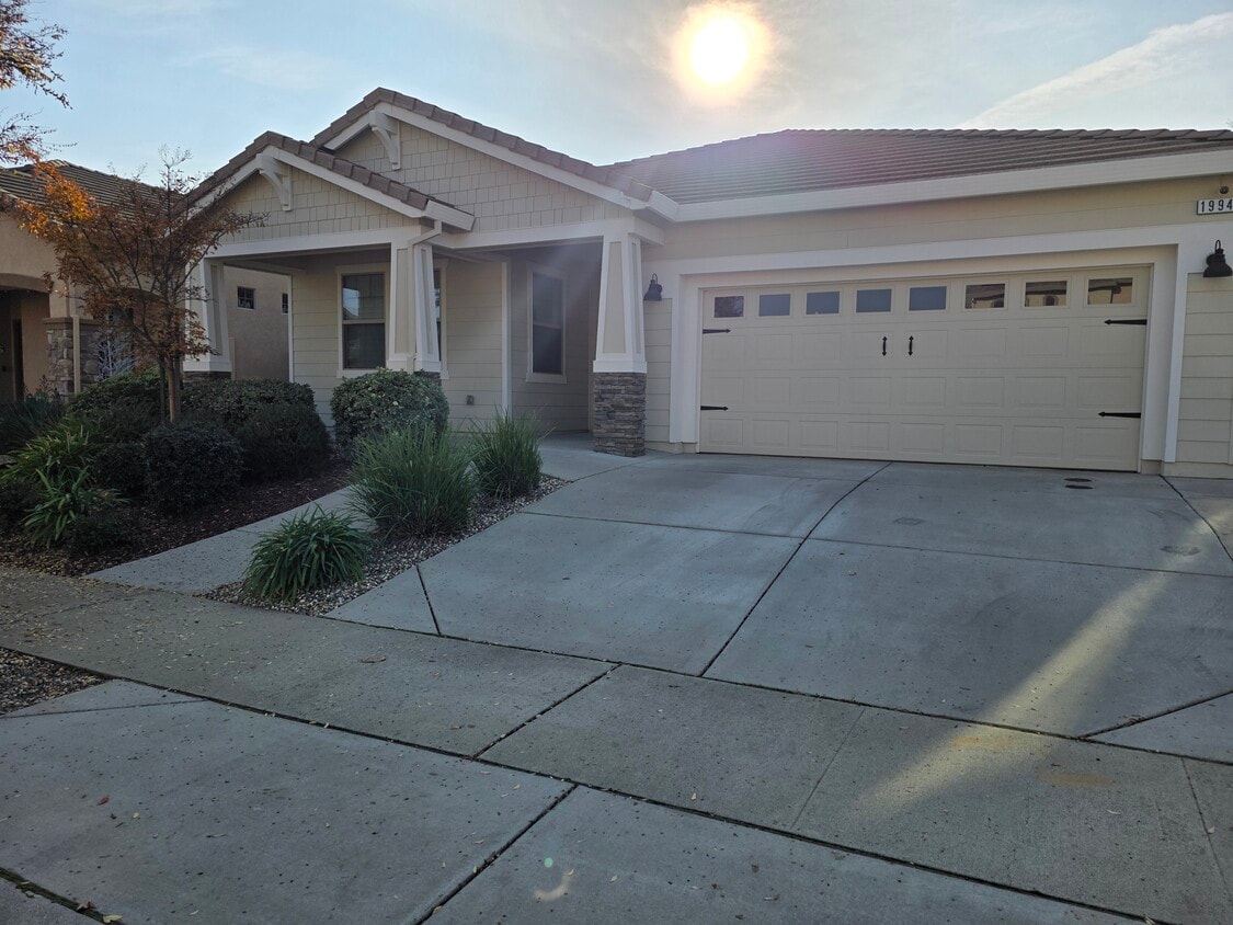 Foto principal - 1994 Newark Way