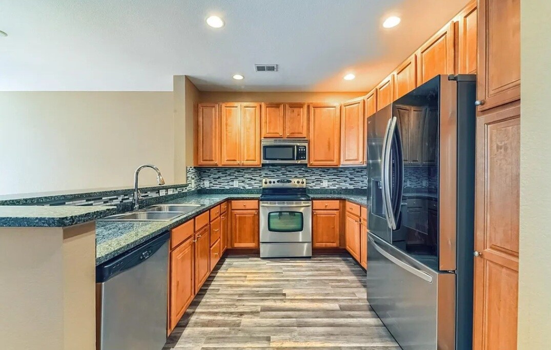 Kitchen - 1883 S Buchanan Cir