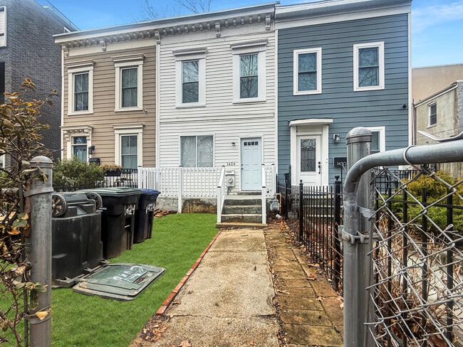 Building Photo - 1424 3rd St NW