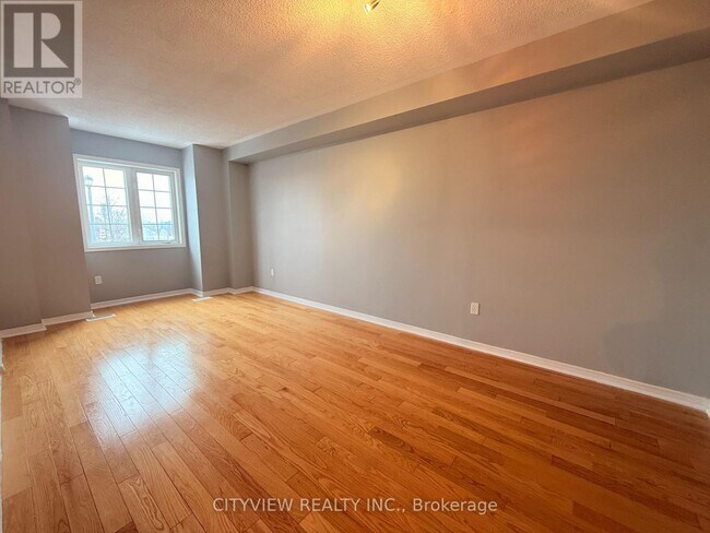 Building Photo - 5727 Retreat St