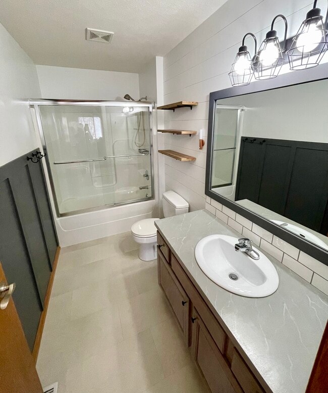 Building Photo - 144 Harmony Cir