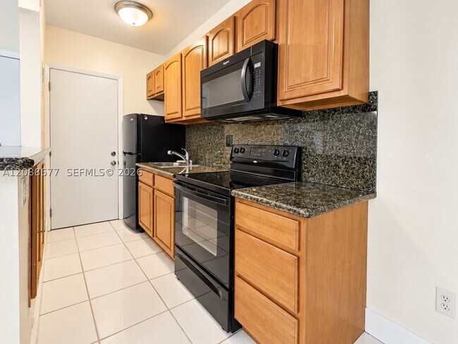 Foto del edificio - 6310 SW 79th St