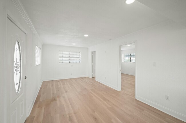 Foto del edificio - 928 Ferry Rd