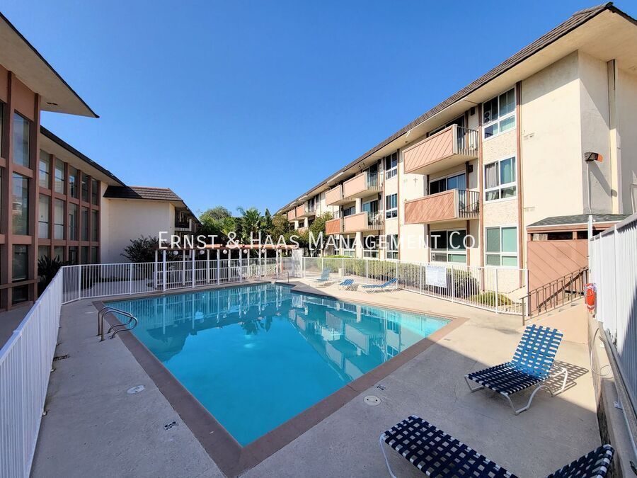 Foto principal - Beautiful 1 Bedroom Condo in Resort Styled...