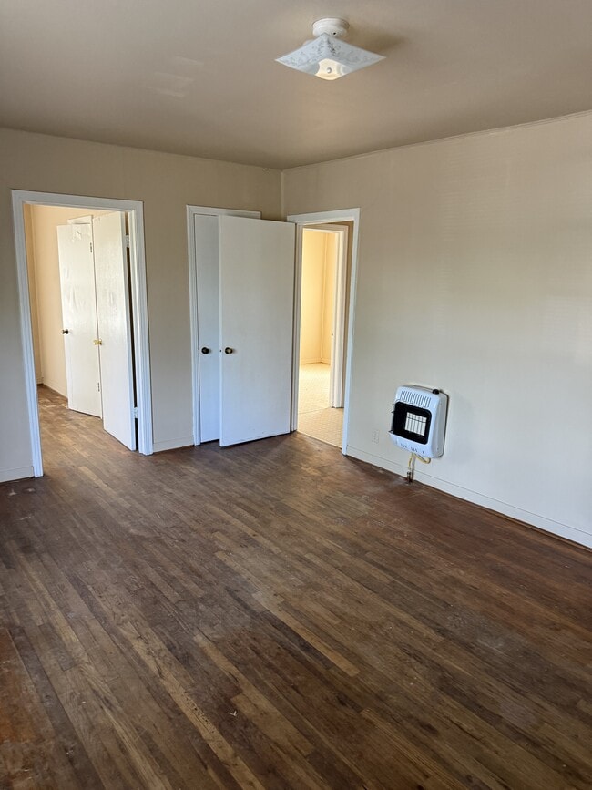 Foto del edificio - 145 Airport Rd