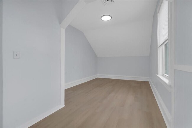 Building Photo - 131 Wendell St