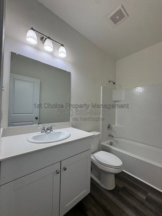 Building Photo - 1720 Escondido Dr
