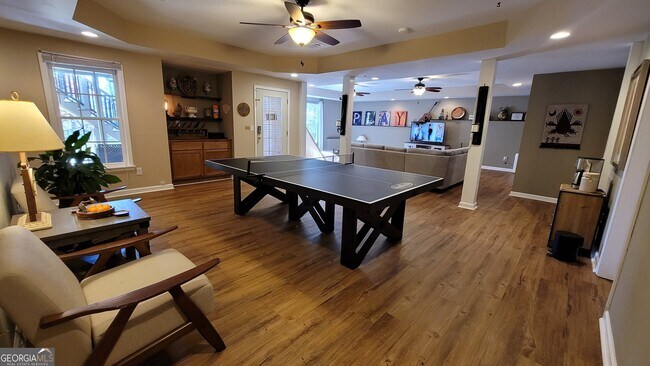 Building Photo - 6729 Great Water Dr