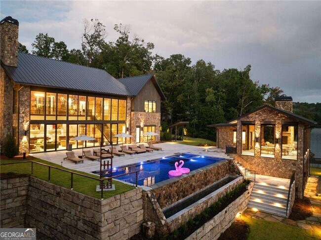 Foto del edificio - 725 Rocky Point Dr
