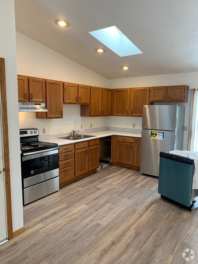 Building Photo - 2161 Sunnyslope Dr