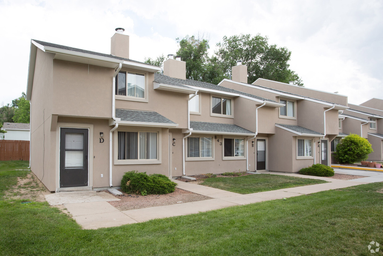 Primary Photo - Yuma Court Townhomes