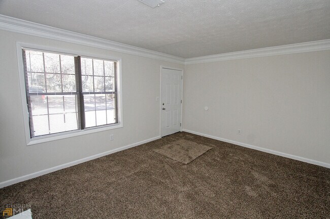 Building Photo - 3205 Highpoint Ct