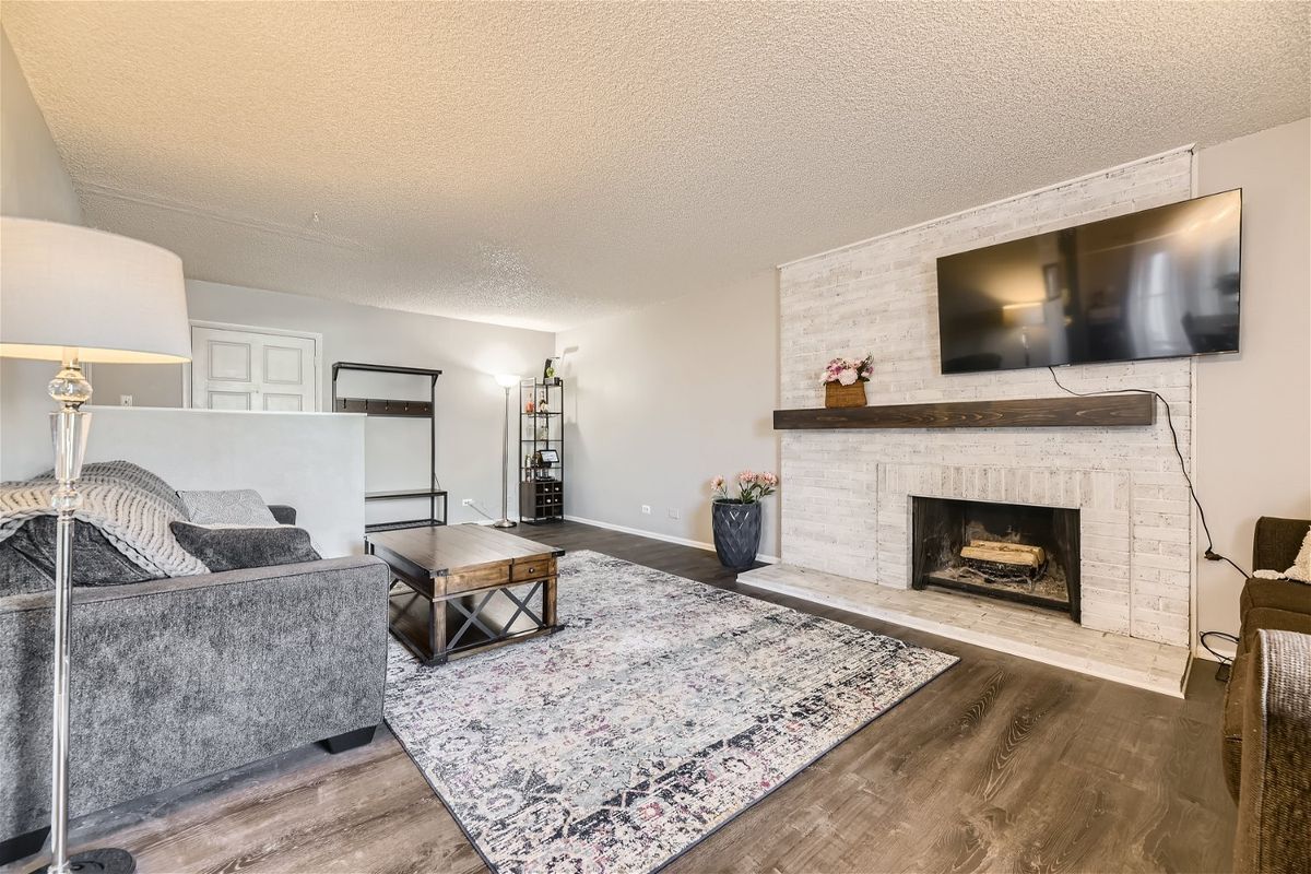Foto principal - 3323 S Monaco St Pkwy