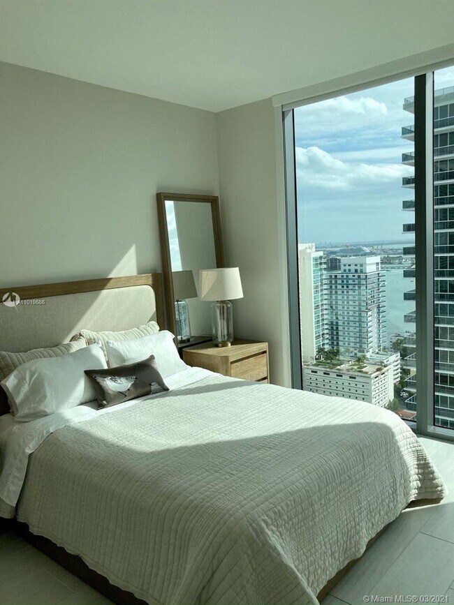 Foto del edificio - 460 NE 28th St