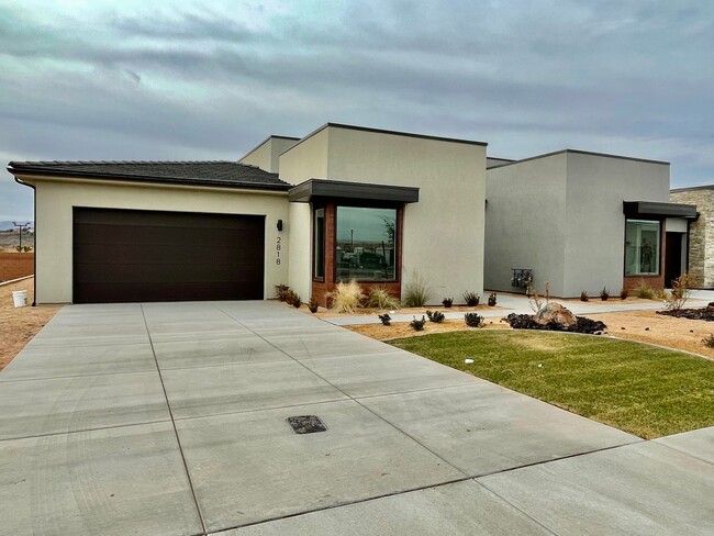 Building Photo - Three Bedroom Home in Woodland Estates