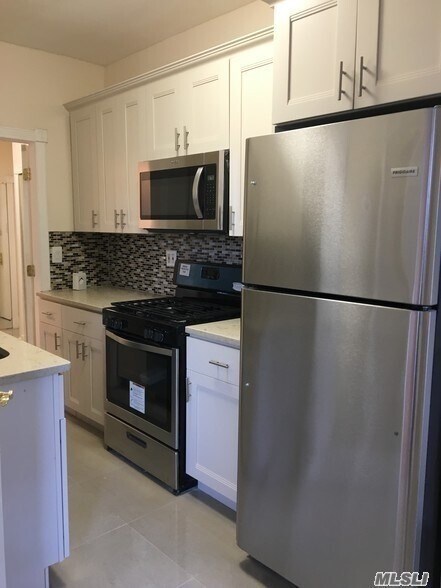 Foto del edificio - 35-64-64 89th St