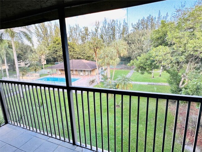 Foto del edificio - 5090 SW 64th Ave