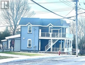 Building Photo - 400 Water St