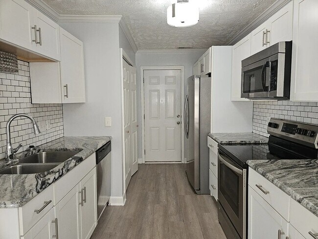 Foto del edificio - 212 Longleaf Pines Dr