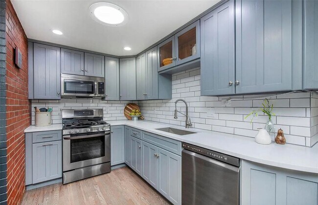 Foto del edificio - 7201 W Ellsworth Ave