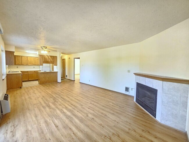 Foto del edificio - 12506 E 3rd Ave