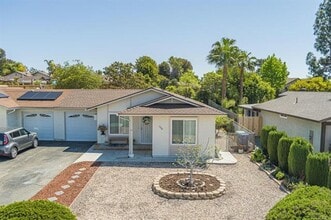 Building Photo - 1398 Panorama Ridge Rd