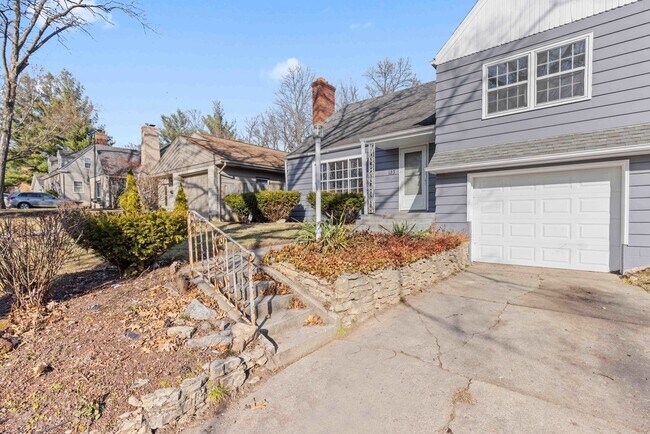 Foto del edificio - 123 Oak Knolls Ave E