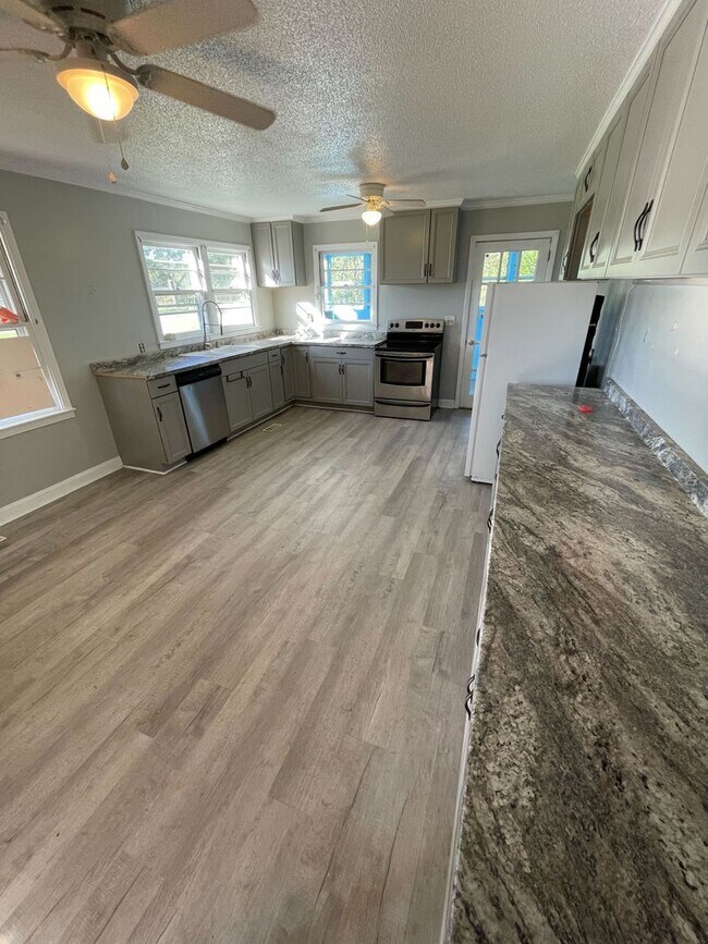 Foto del edificio - 961 Iron Bridge Rd