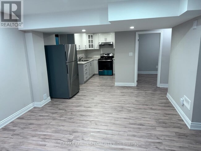 Building Photo - 42 Seascape Crescent