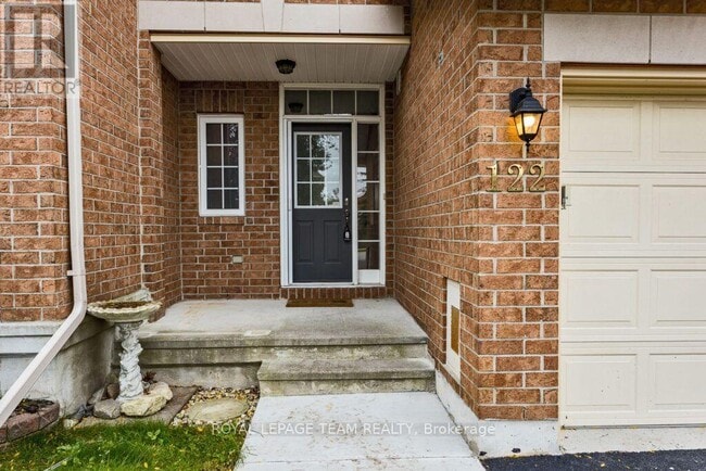 Building Photo - 122 Saddlesmith Cir