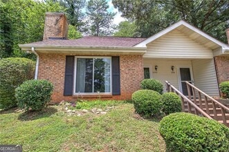 Building Photo - 1252 Minhinette Dr