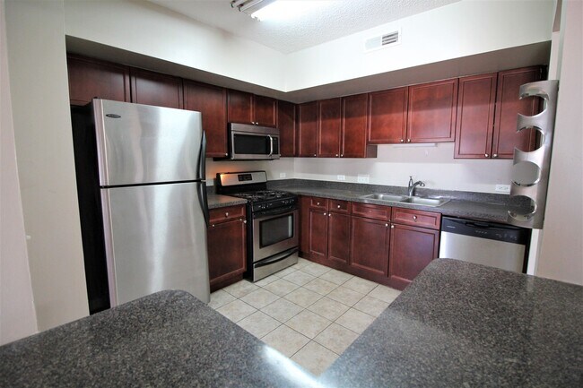 Building Photo - 635 Perrie Dr