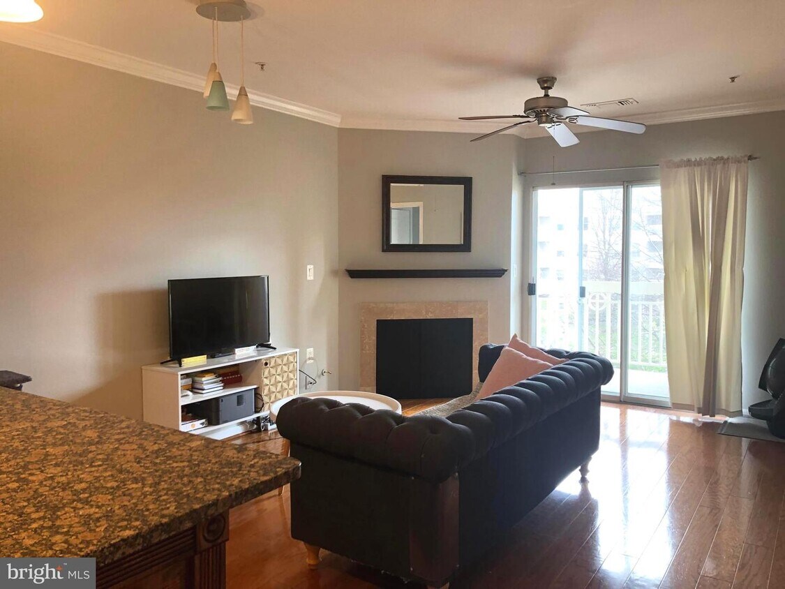 12915 Alton Square Unit 301, Herndon, VA 20170 Apartment for Rent in