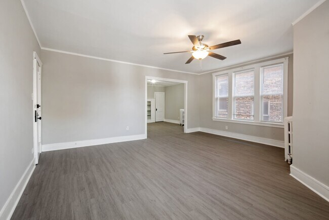 Foto del edificio - 6647 South Hartwell Avenue, Unit 2 - 6649