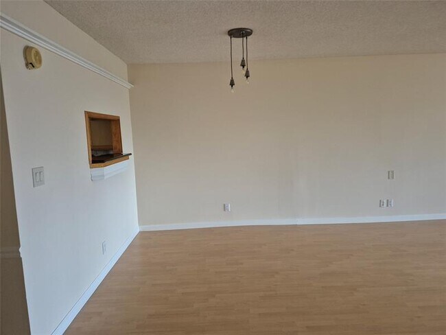 Foto del edificio - 3151 S Palm Aire Dr