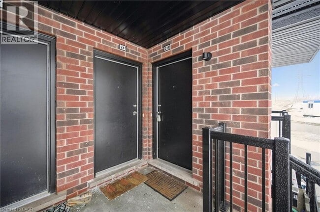 Building Photo - 239 Chapel Hill Dr