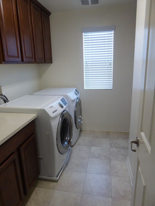 Foto del edificio - Beautiful 3-Bedroom West Creek Home in Val...