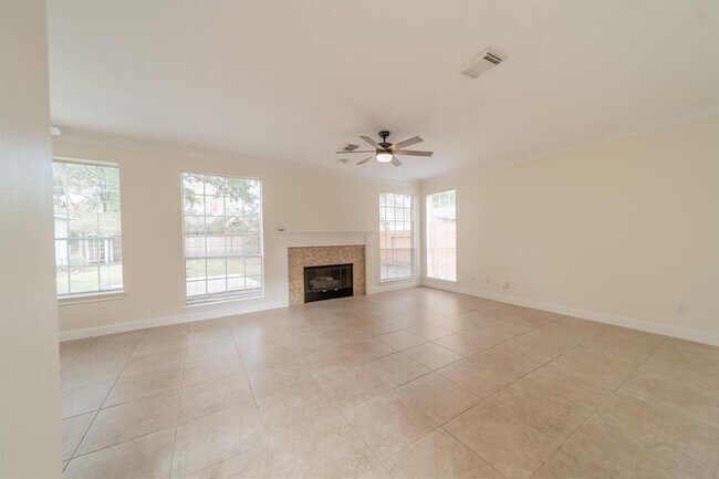 Building Photo - 12430 Hammersmith Dr