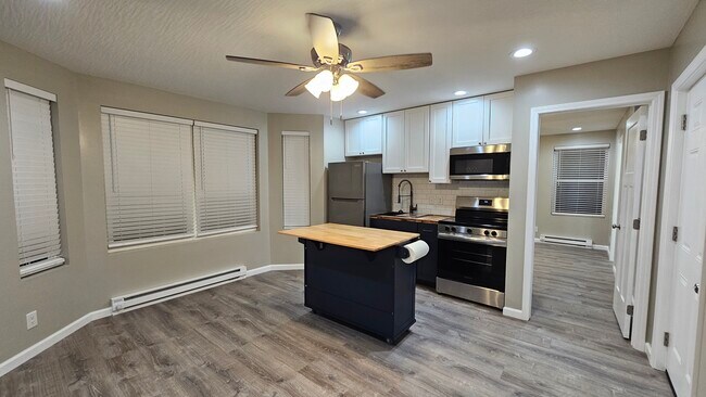 Foto del edificio - 715 W 8th St