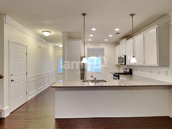 Building Photo - 105 Hickory Village Cir