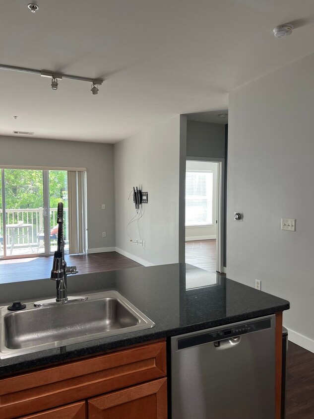 Foto principal - 1 BD/1BA + Den Condo in Silver Spring