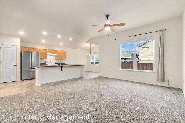Building Photo - 5 br, 2.5 bath House - 2110 Peach Blossom Dr