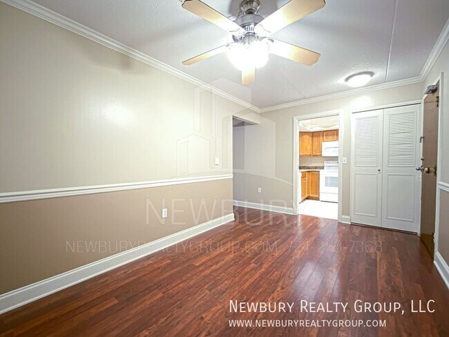 Foto del edificio - 530 N Main St